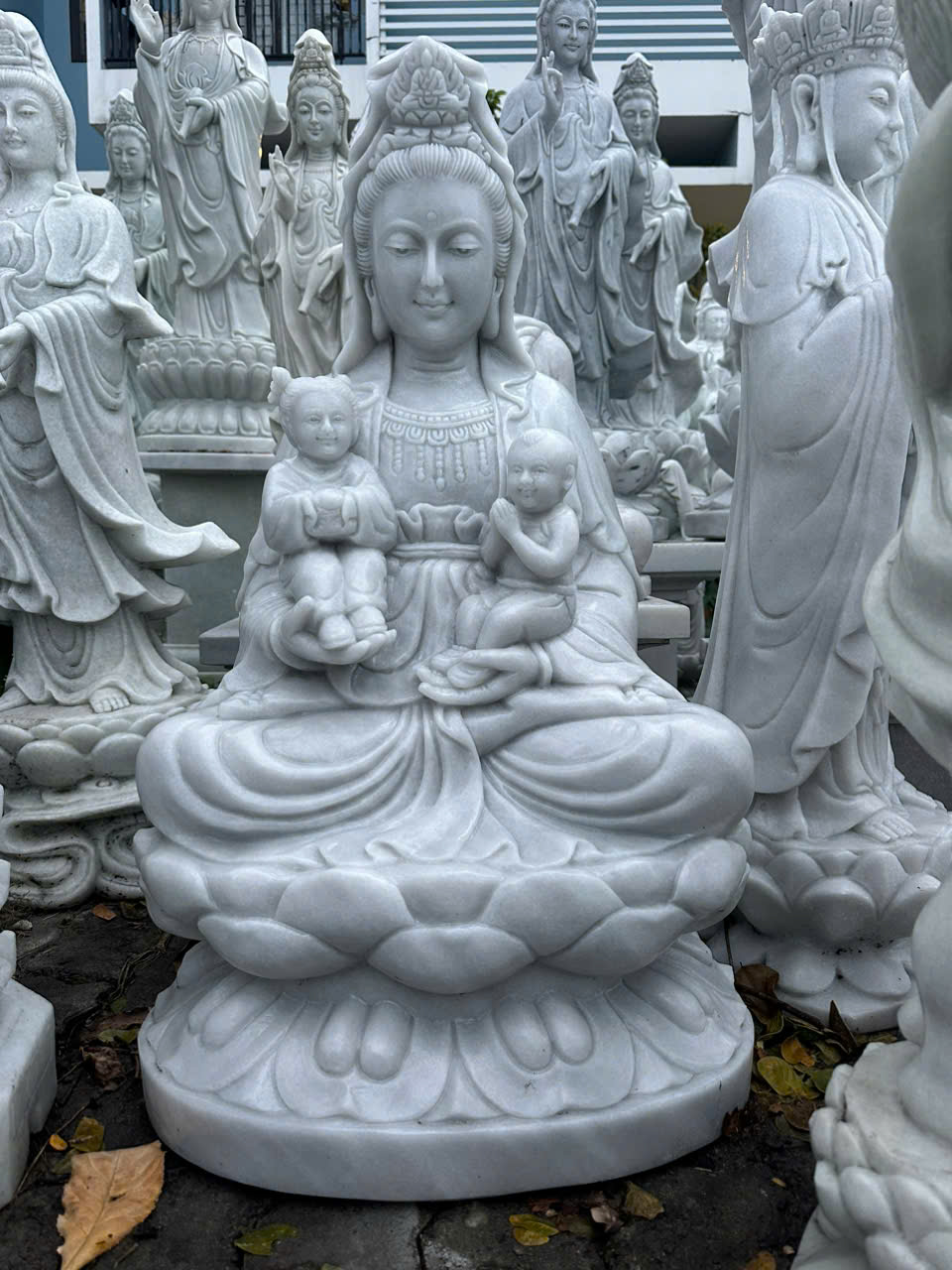 Tượng Quan Âm